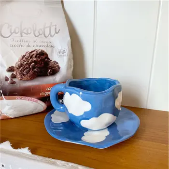 керамическая кружка ручной работы объемом 200 мл неправильной формы с блюдом, чашка для чая, молока, сока, расписанная вручную кофейной чашкой с облачным рисунком